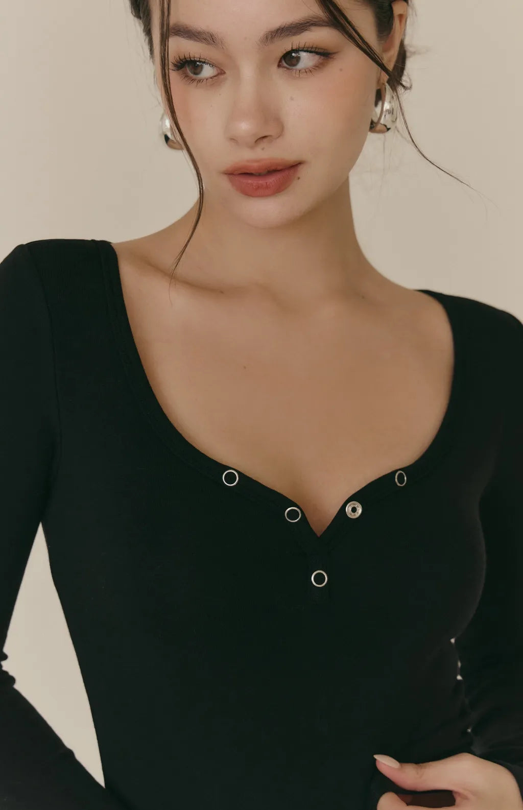Cozy Wool-Blend Heart Shape Long-Sleeve Bra Top<br/>羊毛暖絨桃心領排釦長袖Bra Top