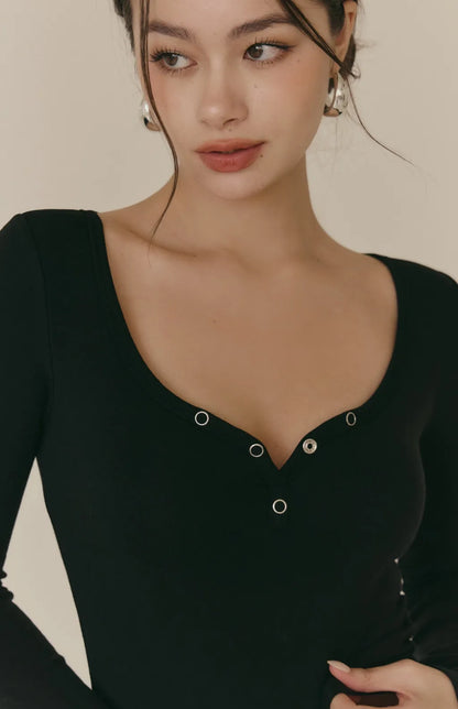 Cozy Wool-Blend Heart Shape Long-Sleeve Bra Top<br/>羊毛暖絨桃心領排釦長袖Bra Top