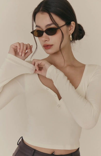 Cozy Wool-Blend Heart Shape Long-Sleeve Bra Top<br/>羊毛暖絨桃心領排釦長袖Bra Top