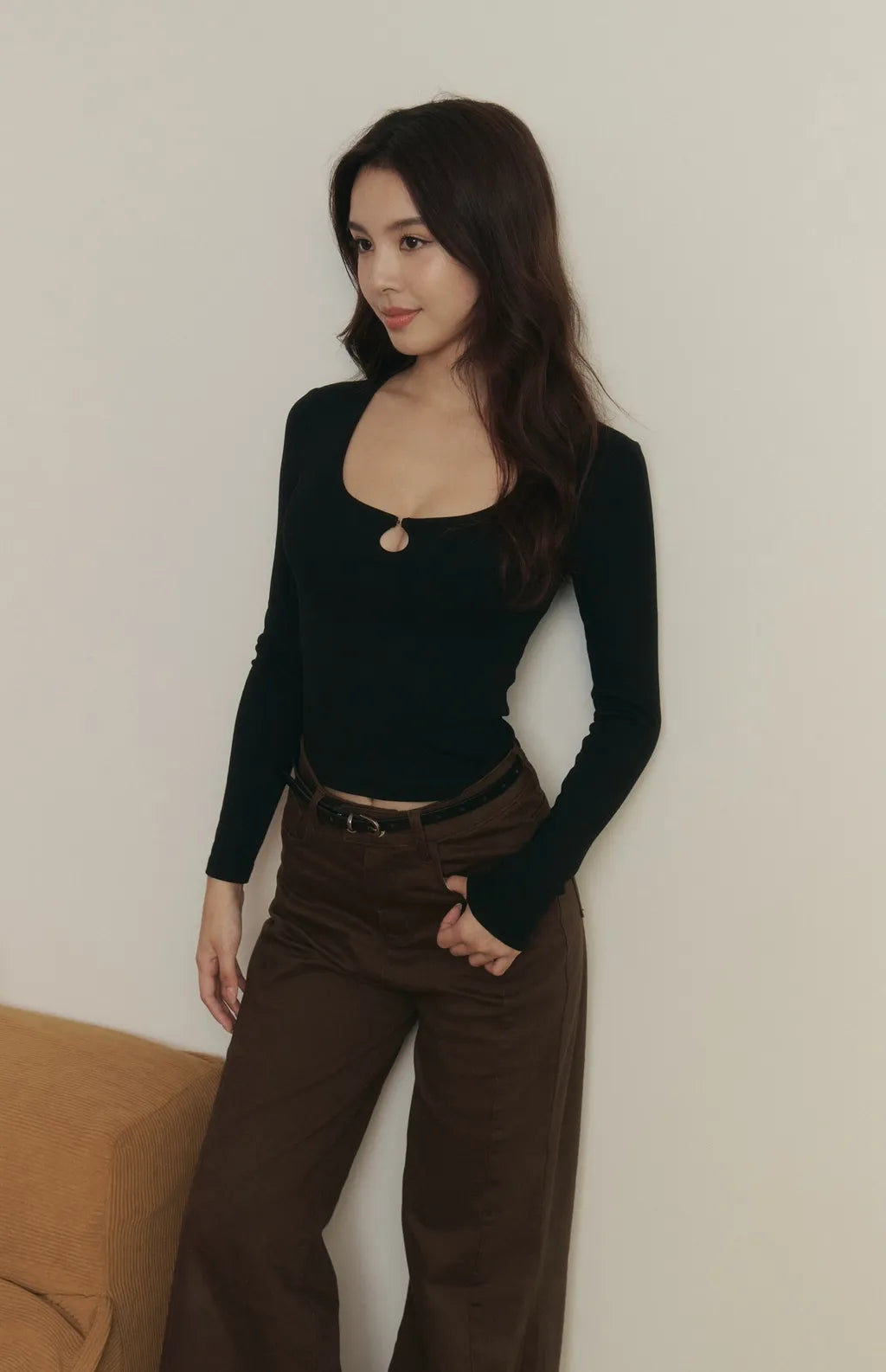 Ring-Button Long-Sleeve Bra Top<br/>心機開釦鏤空磨毛長袖Bra Top