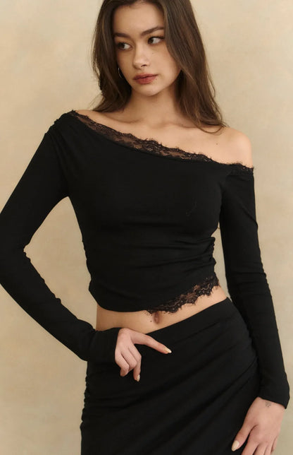Lace Asymmetrical Sueded Bra Top<br/>蕾絲斜肩磨毛長袖Bra Top