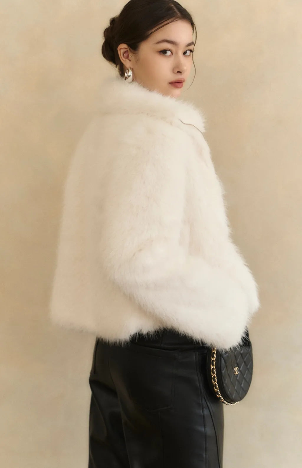(現貨) Shaggy Faux Fur Zip Jacket<br/>俐落翻領毛毛拉鏈外套 -【S】