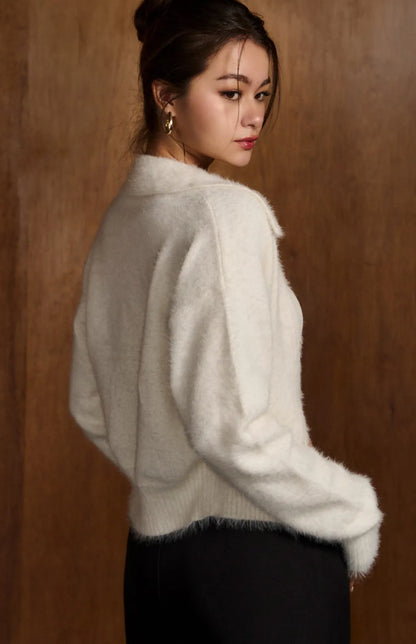 Faux Fur Collared Crop Cardigan<br/>質感翻領排釦水貂毛外套