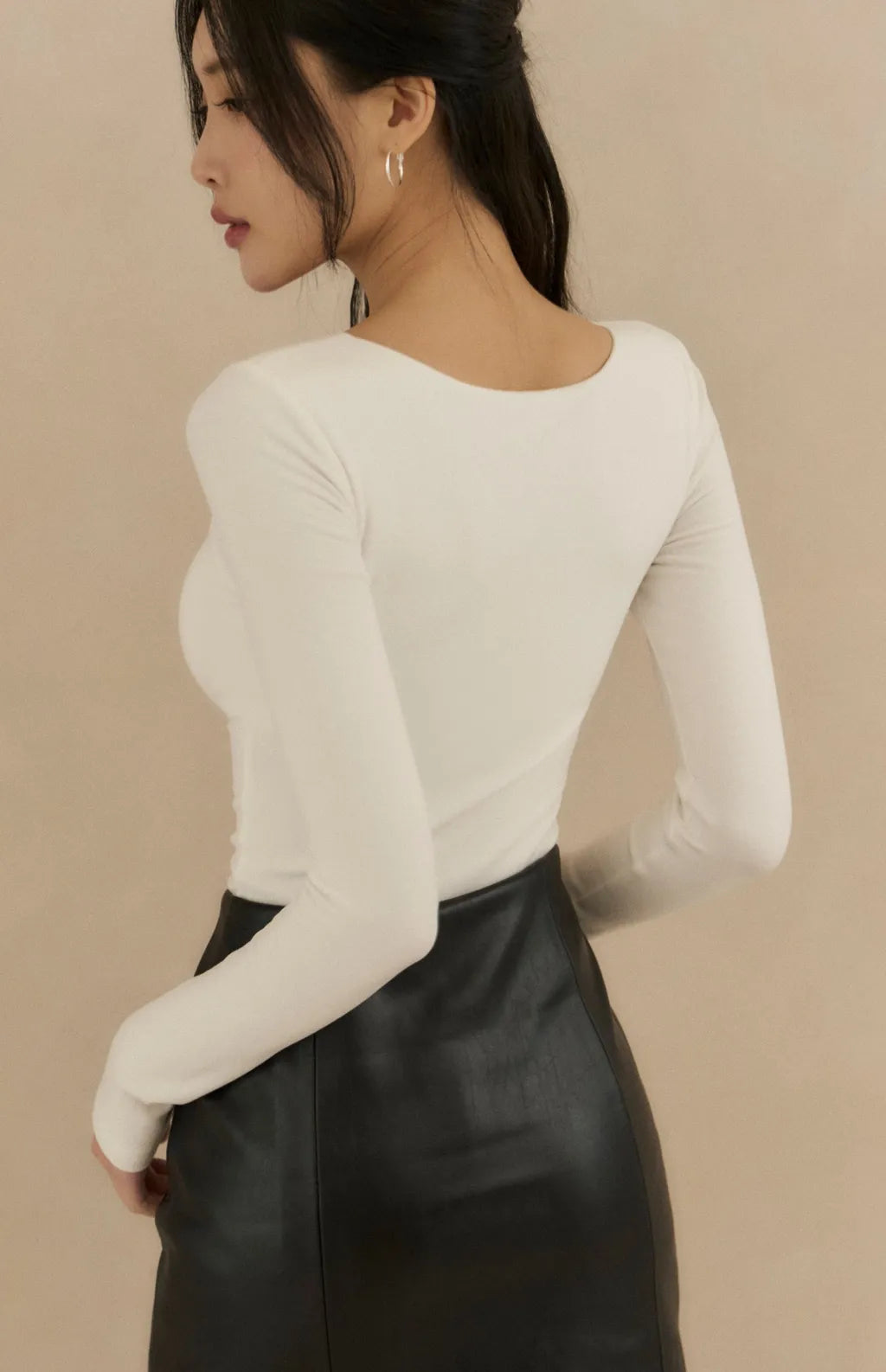 Drawstring V-Neck Long Sleeve Bra Top<br/>心機抽繩V領長袖Bra Top