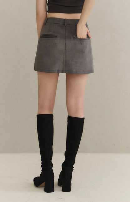 Minimal Suede A-Line Skort<br/>極簡A字麂皮短褲裙