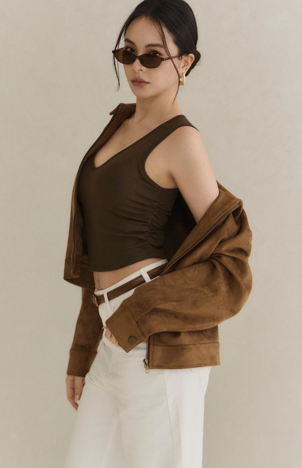 Wide Strap V-Neck Side-Ruched Sueded Bra Top<br/>寬肩V領側抓皺磨毛Bra Top