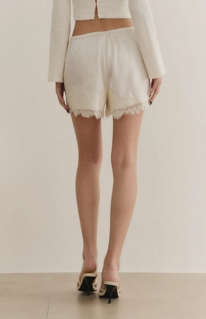 Satin Lace-Trim Elastic-Back Shorts<br/>質感緞面蕾絲後鬆緊短褲