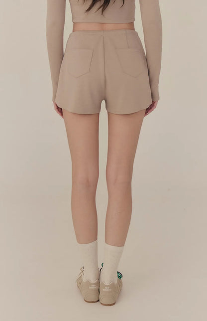 Cloud Drawstring A-Line Shorts<br/>雲感太空棉抽繩A字修身短褲