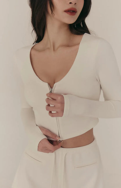 Cloud V-Neck Zip Long-Sleeve Bra Top<br/>雲感太空棉V領修身拉鍊長袖Bra Top