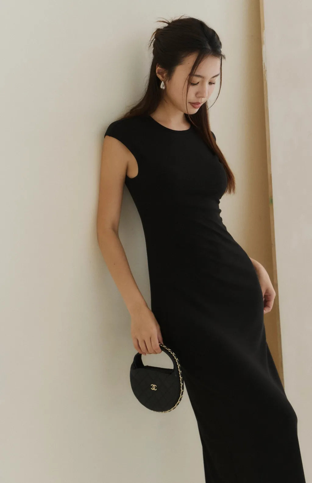 Minimal Open-Back Short-Sleeve Bra Dress<br/>極簡挖背短袖修身Bra Dress