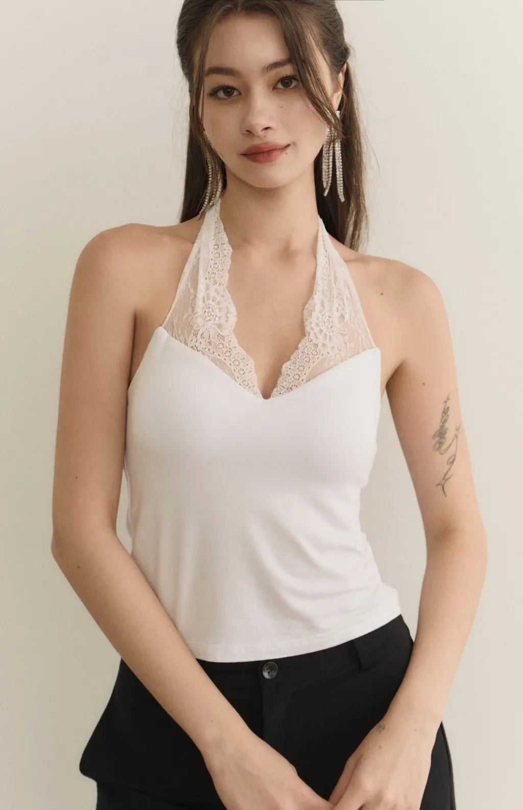 Lace Halter Tie V-Neck Bra Top<br/>蕾絲繞脖綁帶Ｖ領Bra Top
