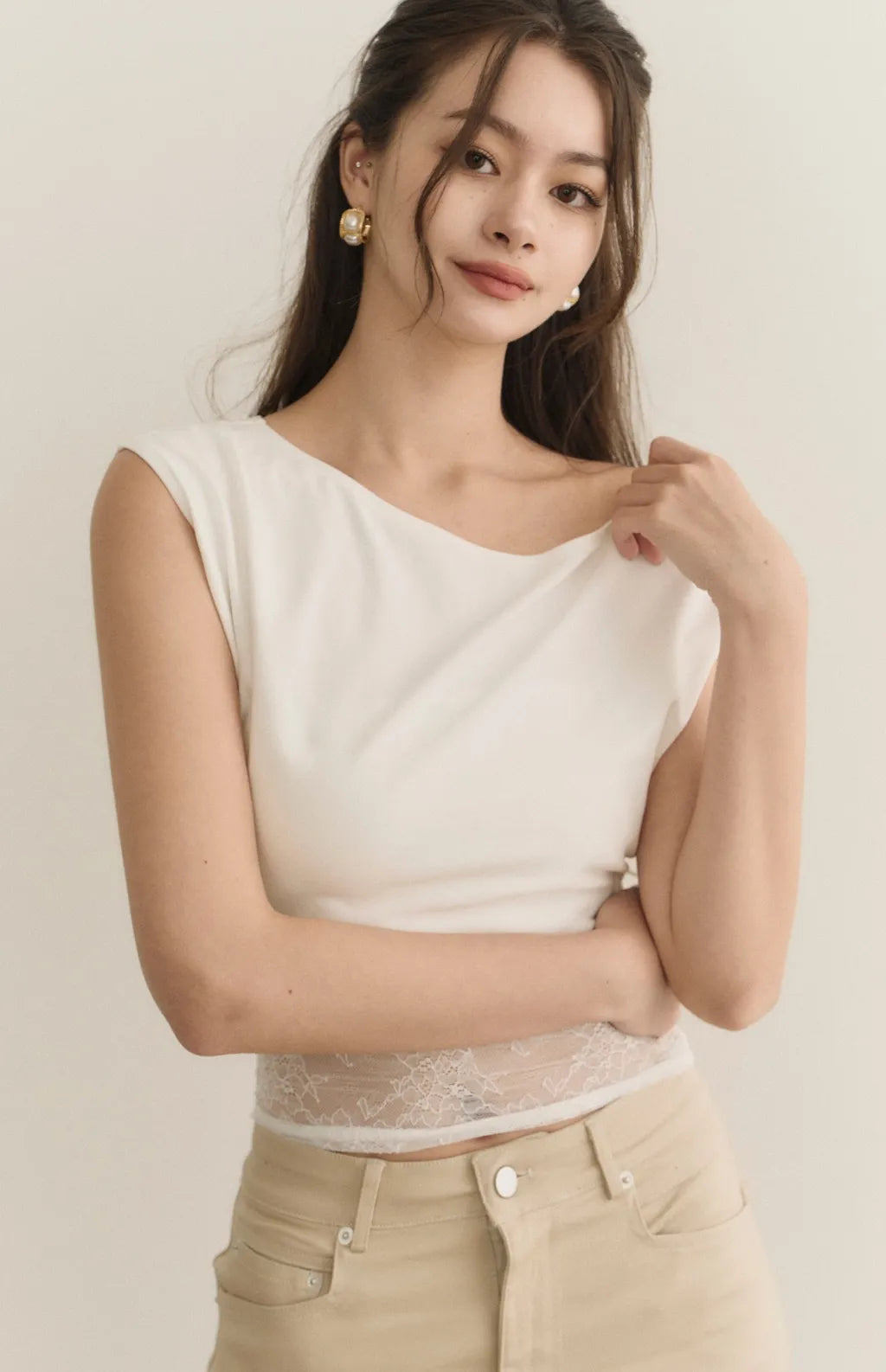 Asymmetric Lace Panel Bra Top<br/>斜領露肩拼接蕾絲Bra Top