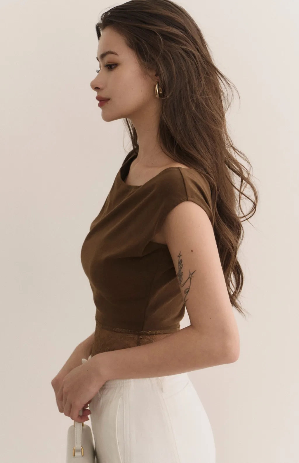 Asymmetric Lace Panel Bra Top<br/>斜領露肩拼接蕾絲Bra Top