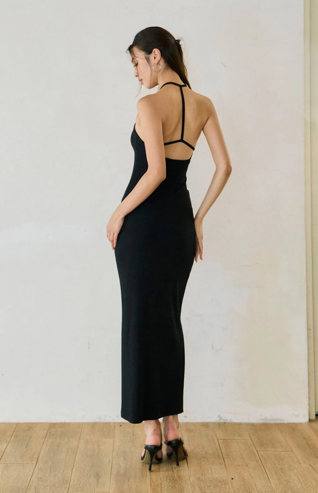Halter Neck Crisscross Back Bra Dress<br/>美式削肩工字美背修身Bra Dress