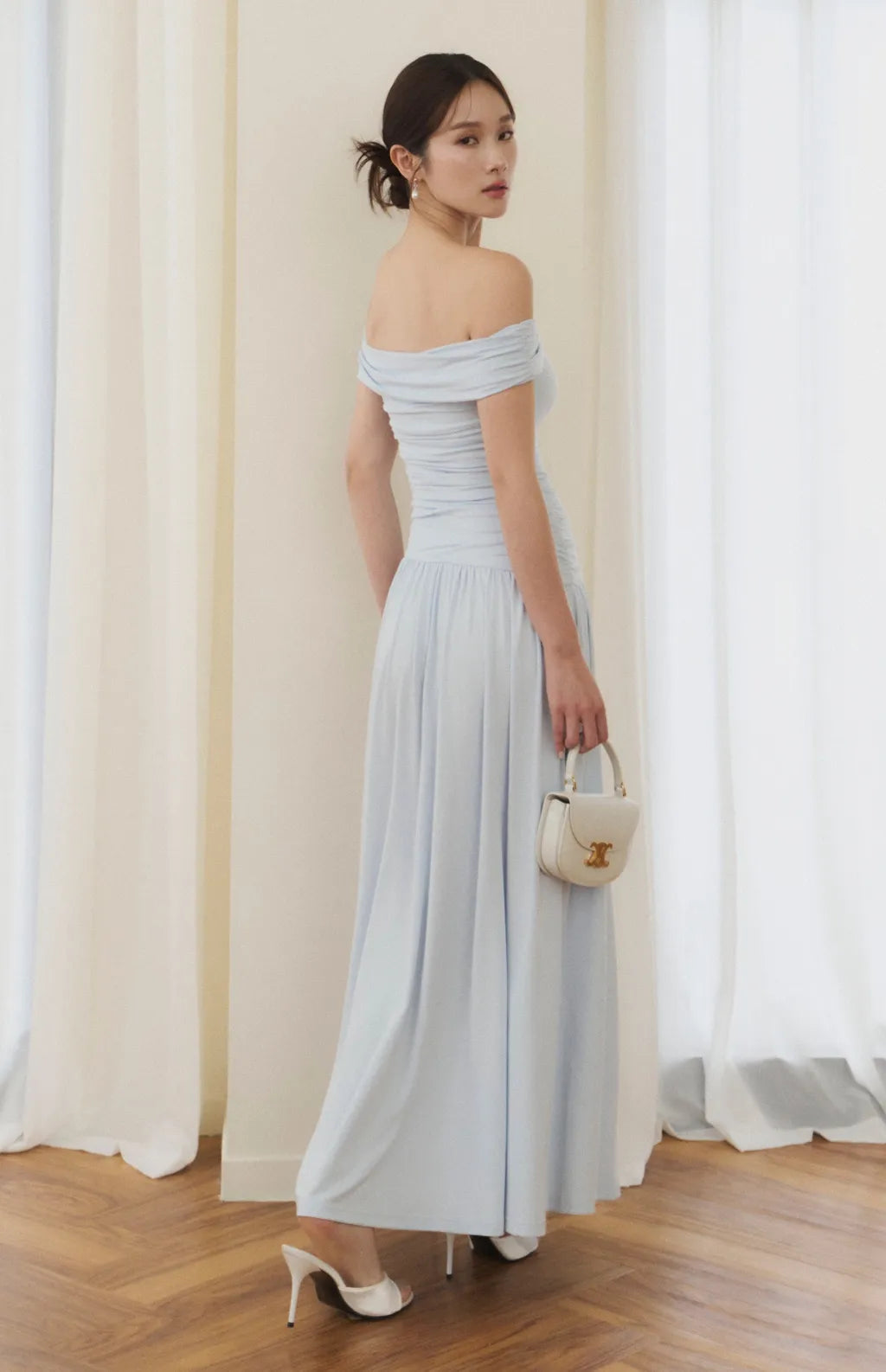 Off-Shoulder Ruched Maxi Bra Dress<br/>法式平肩抓皺修身Bra Dress