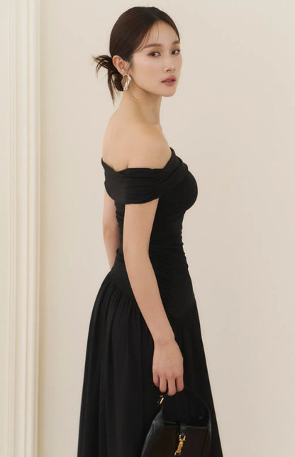 Off-Shoulder Ruched Maxi Bra Dress<br/>法式平肩抓皺修身Bra Dress