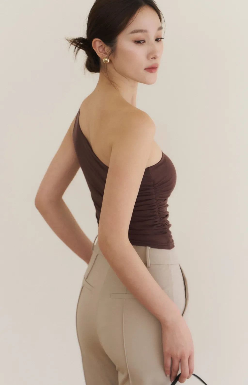 One-Shoulder Ruched Bra Top with Scarf<br/>單肩繞脖抓皺Bra Top(附領巾)