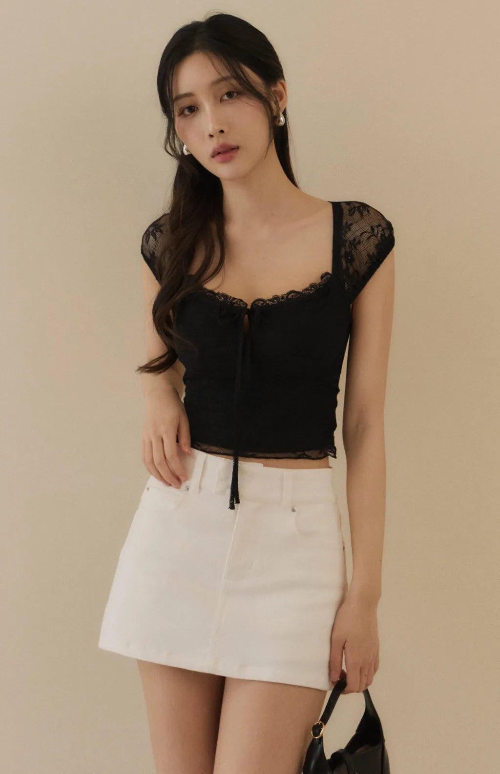 Sheer Lace Tie-Front Square-Neck Bra Top<br/>蕾絲抽繩方領透膚Bra Top