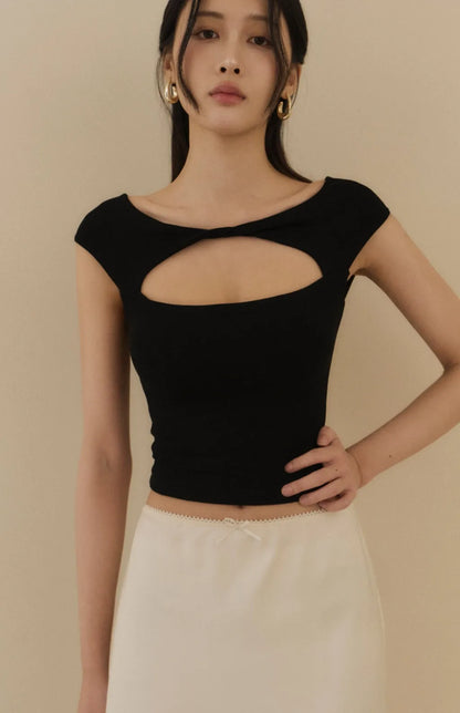 Boatneck Twist-Front Cutout Bra Top<br/>船型領扭結鏤空造型Bra Top