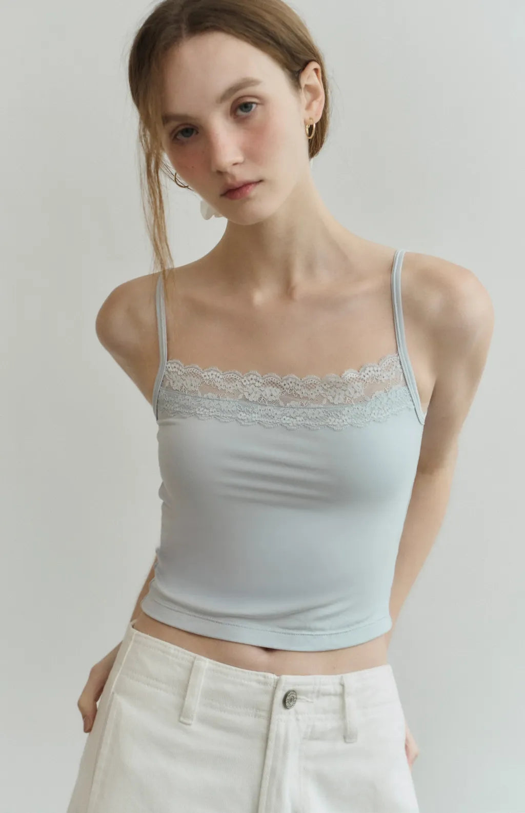 Barely-There Lace-Trim Cami Bra Top<br/>輕裸蕾絲平口細肩Bra Top