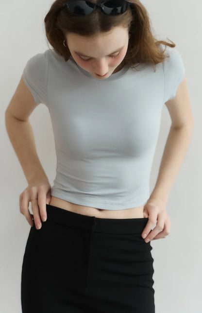 Barely-There Crew-Neck Bra Tee<br/>輕裸經典圓領短袖Bra Top