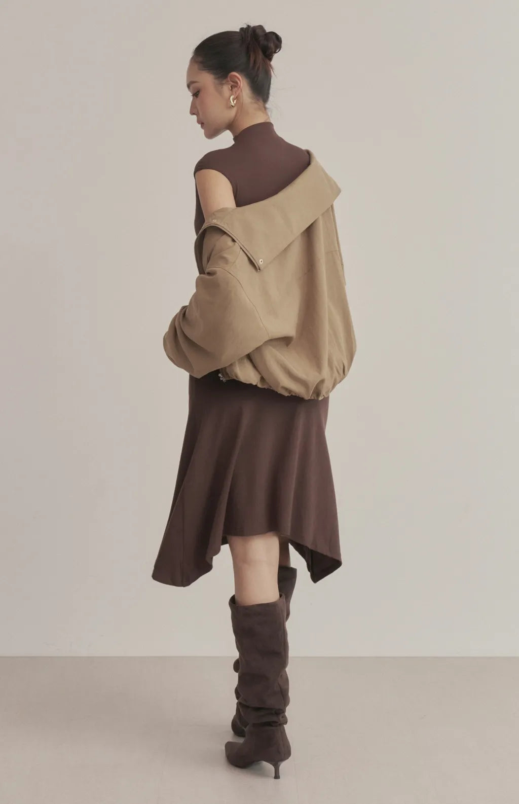 Asymmetric Flared Knit Midi Skirt<br/>不對稱傘擺中長裙