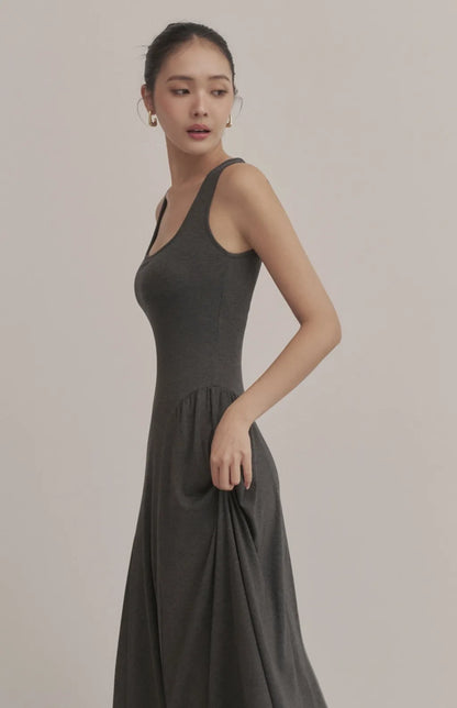 Square-Neck Ruched Maxi Bra Dress<br/>方領削肩抓皺修身Bra Dress