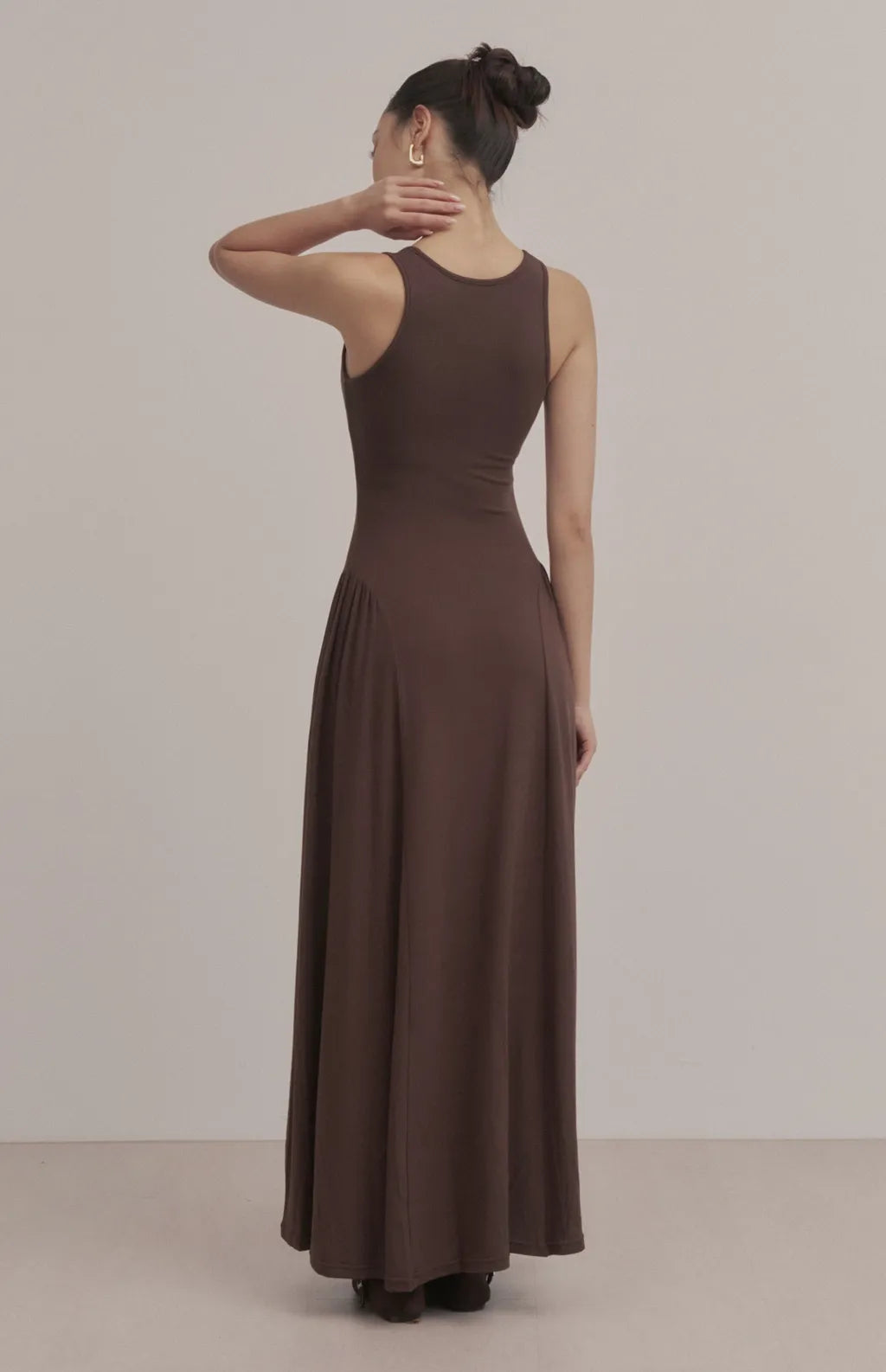 Square-Neck Ruched Maxi Bra Dress<br/>方領削肩抓皺修身Bra Dress