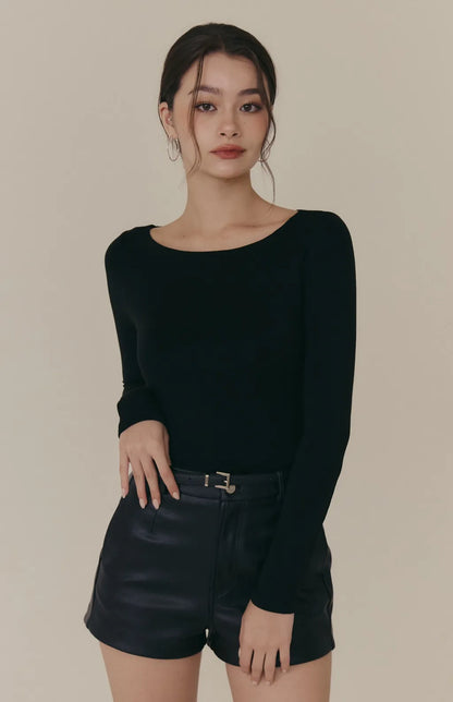 Cozy Wool-Blend Backless Long Sleeve Bra Top<br/>羊毛暖絨船型領美背長袖Bra Top