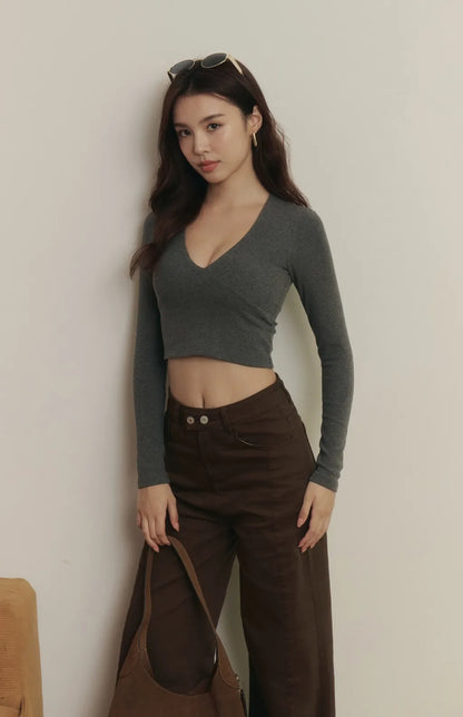 Center Seam Wide Leg Jeans<br/>俐落車線修身牛仔寬褲