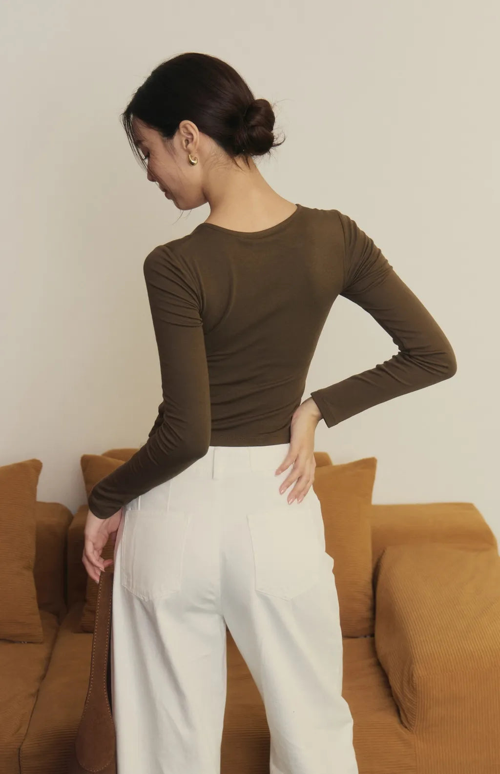 Ring-Button Long-Sleeve Bra Top<br/>心機開釦鏤空磨毛長袖Bra Top