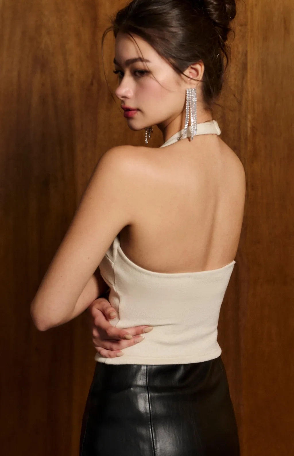 Sparkle Halter Twist-Front Bra Top<br/>細閃繞脖美胸扭結Bra Top