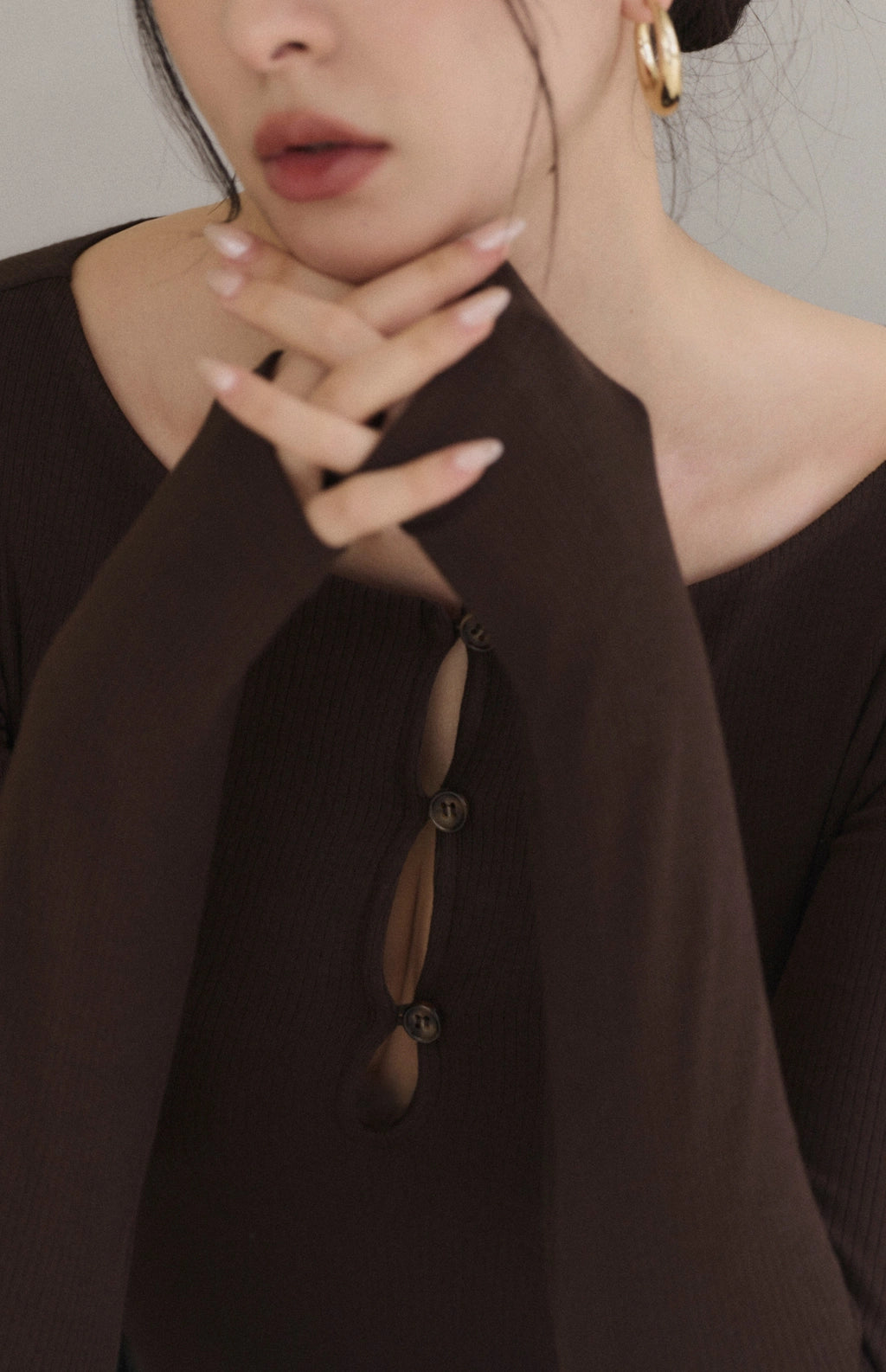 Boat-Neck Cutout Ribbed Bra Top<br/>船型領鏤空坑條長袖Bra Top