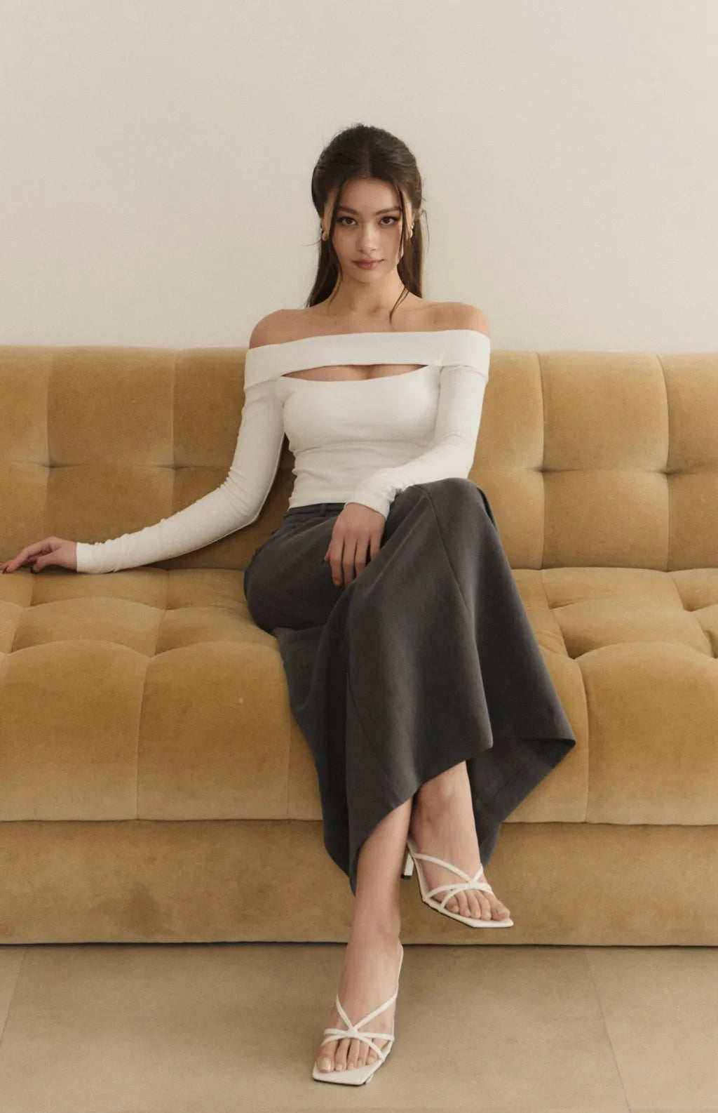 Back Slit Long Tailored Skirt <br/>後開衩西裝長裙