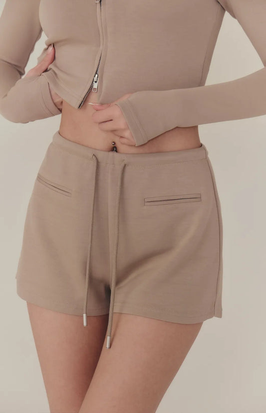 Cloud Drawstring A-Line Shorts<br/>雲感太空棉抽繩A字修身短褲