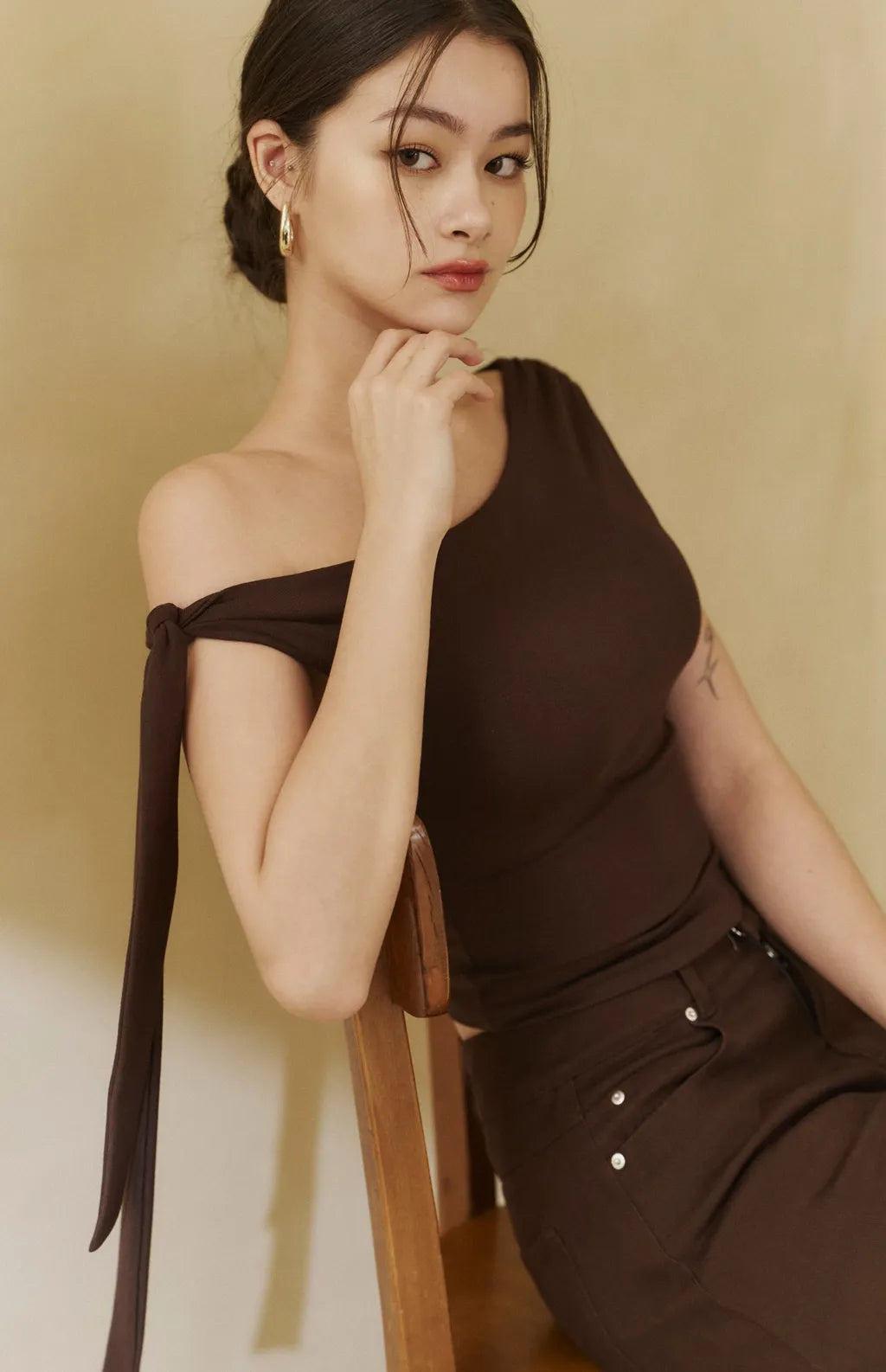 One-Shoulder Ruched Knot Tie Bra Top<br/>單肩抓皺褶綁帶Bra Top