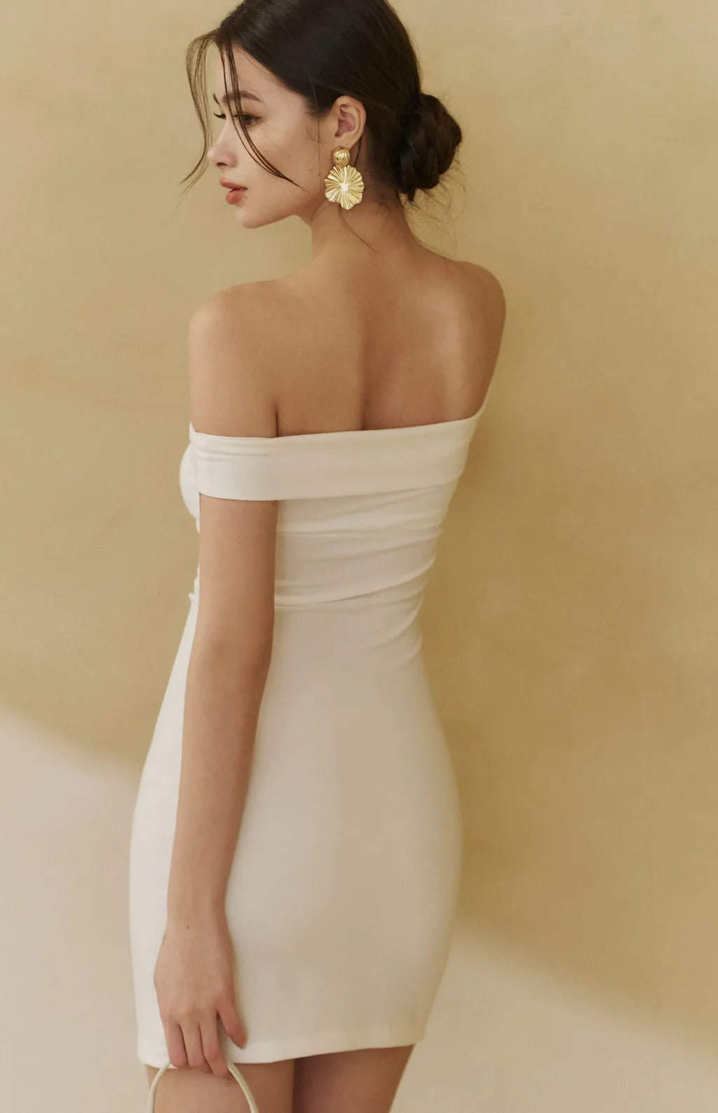 French Off-Shoulder Bodycon Mini Bra Dress<br/>法式一字領包臀Bra Dress