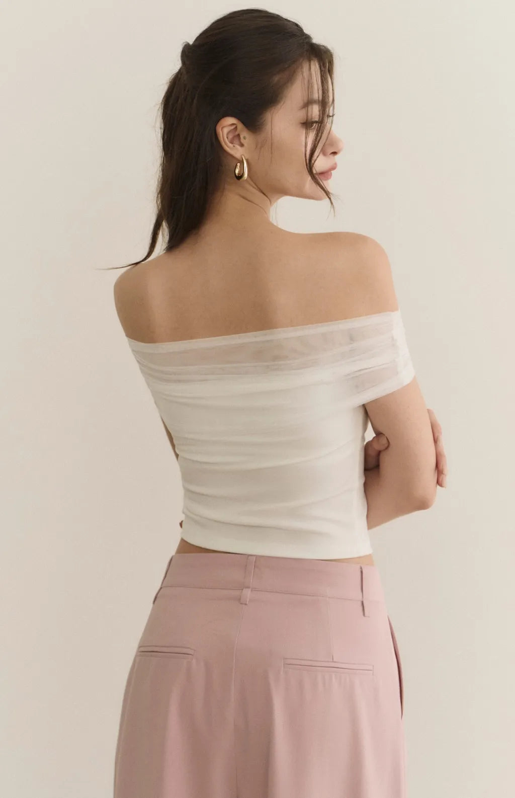 Sheer Gauze Off-Shoulder Bra Top<br/>透膚柔紗一字領Bra Top