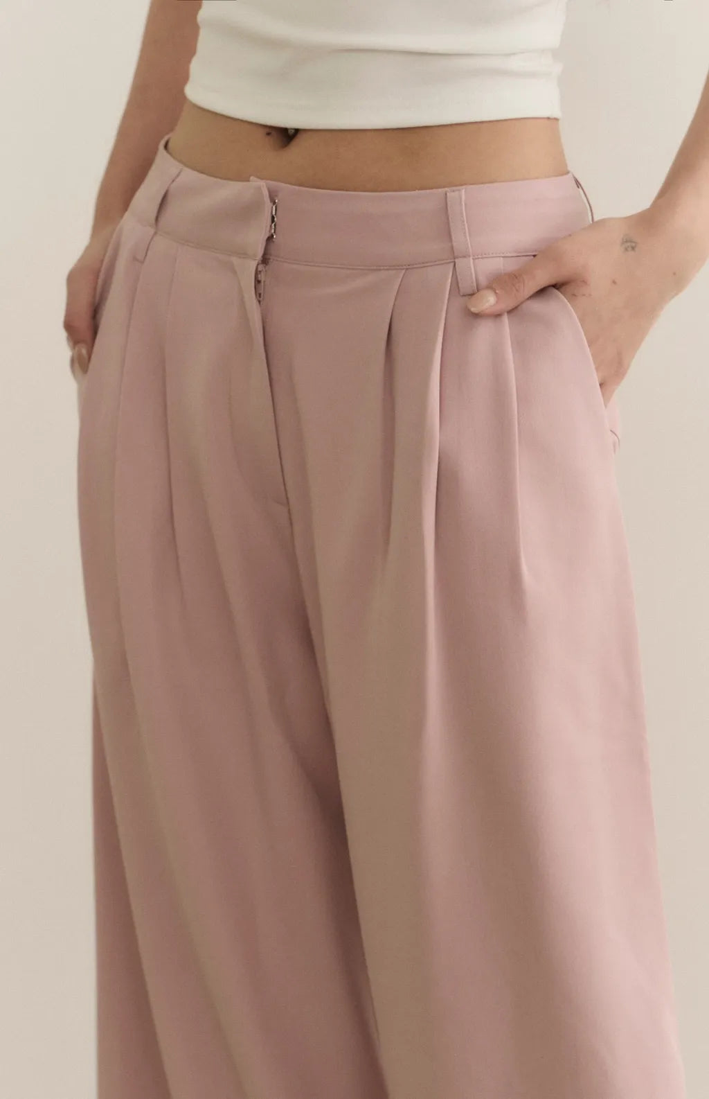 High-Waist Pleated Wide-Leg Suit Pants<br/>打褶寬版西裝褲