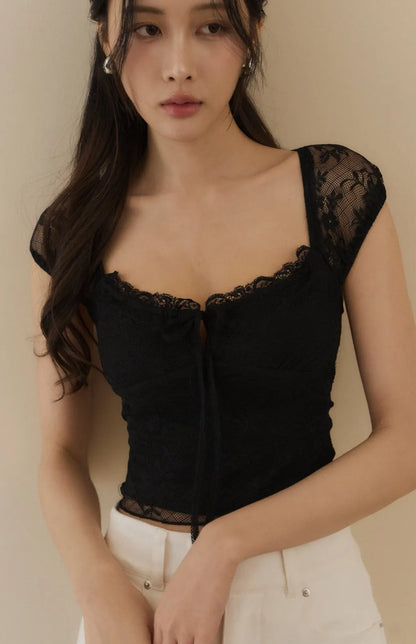 Sheer Lace Tie-Front Square-Neck Bra Top<br/>蕾絲抽繩方領透膚Bra Top