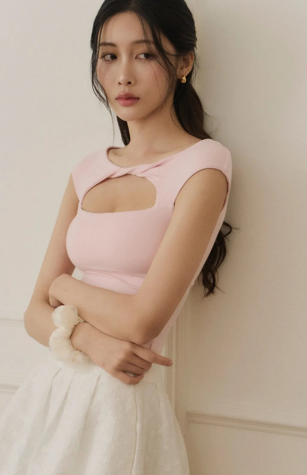 Boatneck Twist-Front Cutout Bra Top<br/>船型領扭結鏤空造型Bra Top