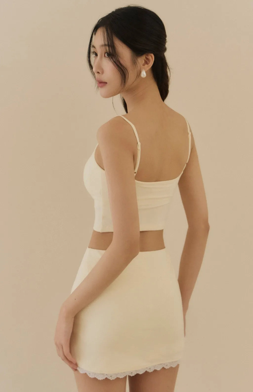 Lace-Trim V-Neck Cami Bra Top<br/>心機蕾絲Ｖ領細肩Bra Top