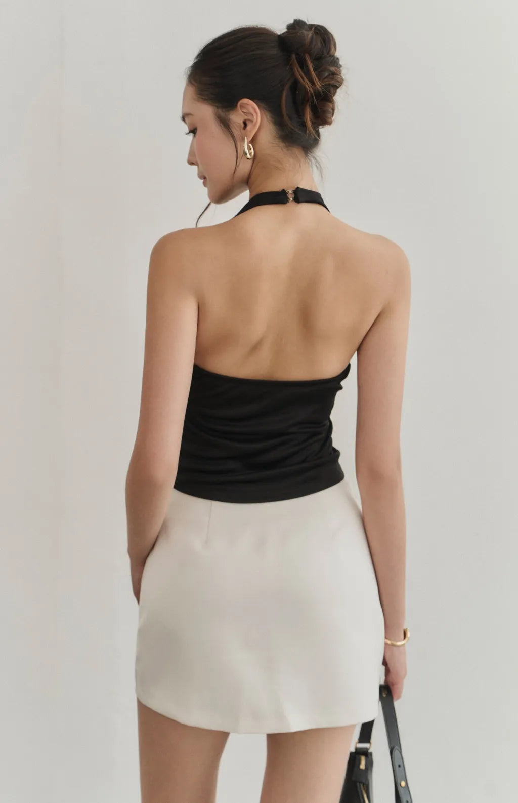 Satin Cowl-Neck Halter Bra Top<br/>法式緞光垂領削肩Bra Top