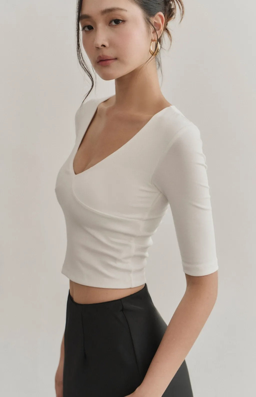 Half-Sleeve V-Neck Bra Top<br/>五分袖美胸V領Bra Top
