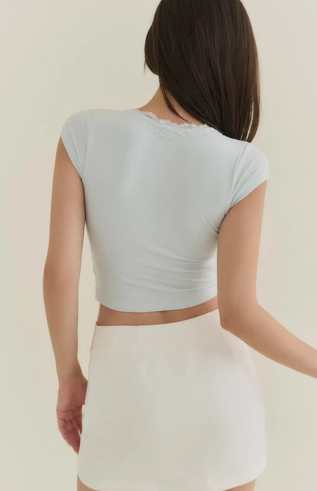 Lace-Trim Plunge Cap-Sleeve Bra Top<br/>蕾絲深V蓋袖Bra Top