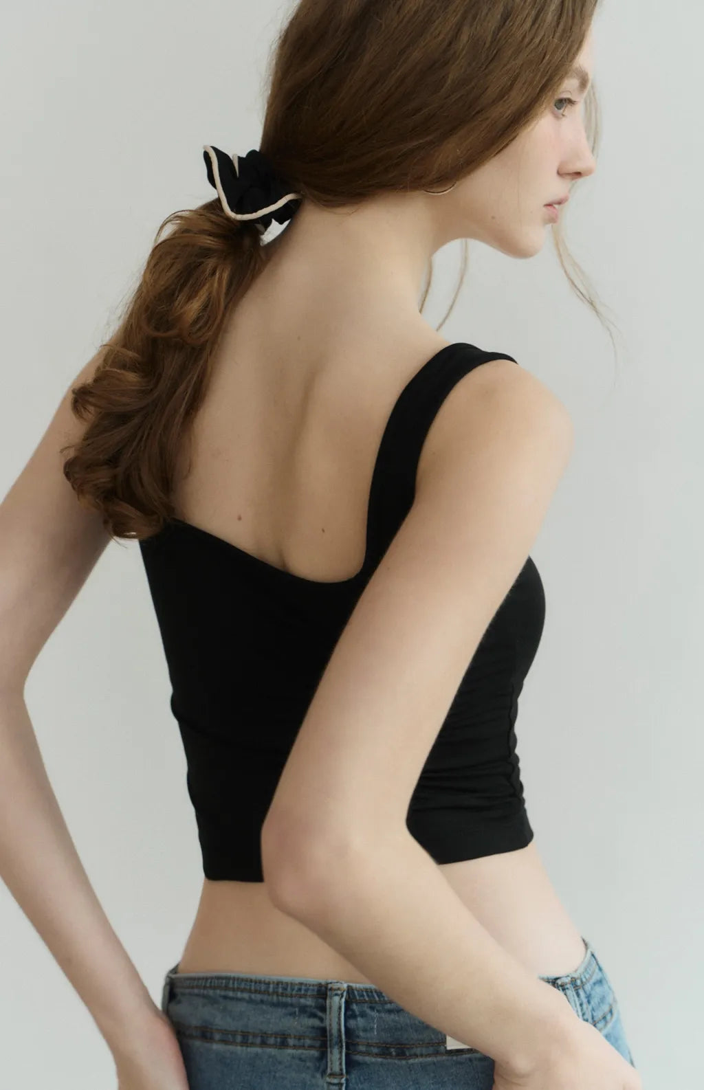 Barely-There Square-Neck Bra Top<br/>輕裸寬肩方領品牌刺繡Bra Top