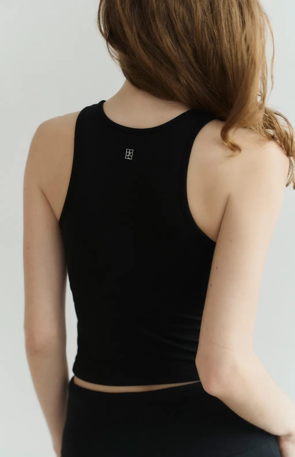 Barely-There Racerfront Bra Top<br/>輕裸削肩品牌刺繡Bra Top