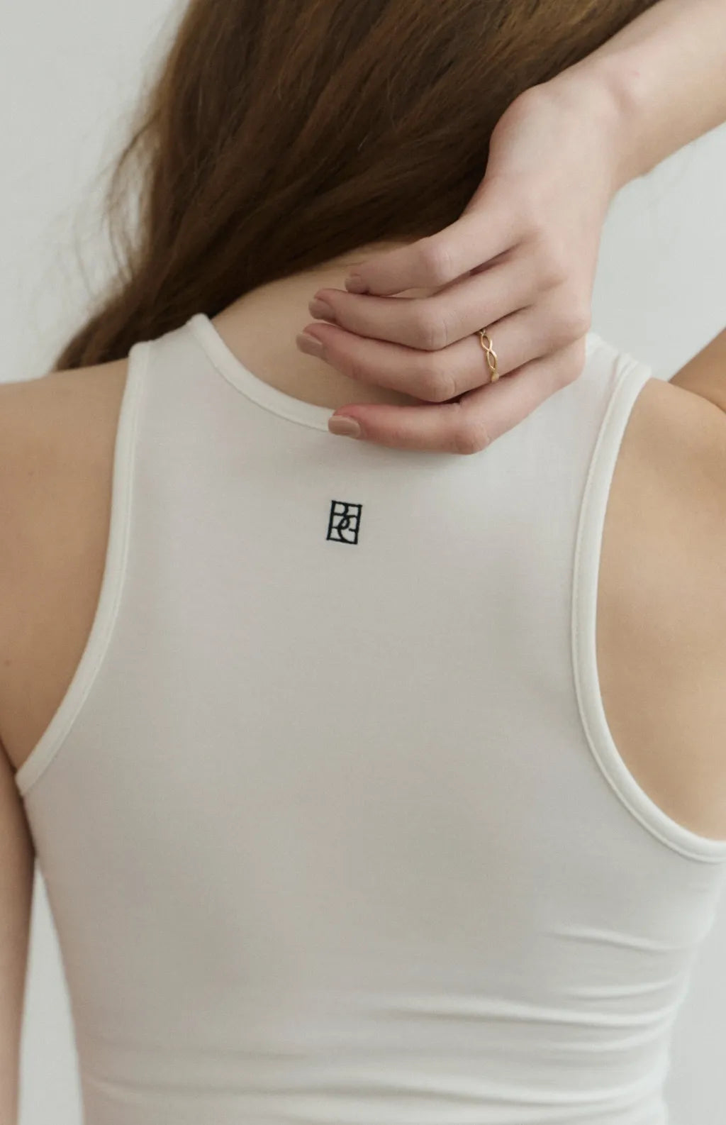 Barely-There Racerfront Bra Top<br/>輕裸削肩品牌刺繡Bra Top