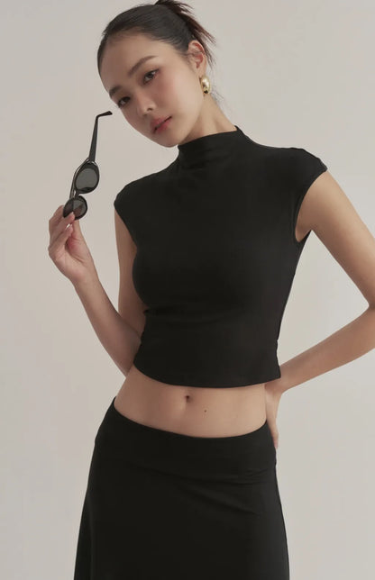 Soft Ribbed Mock-Neck Cap-Sleeve Crop Bra Top<br/>柔彈羅紋高領包肩Bra Top