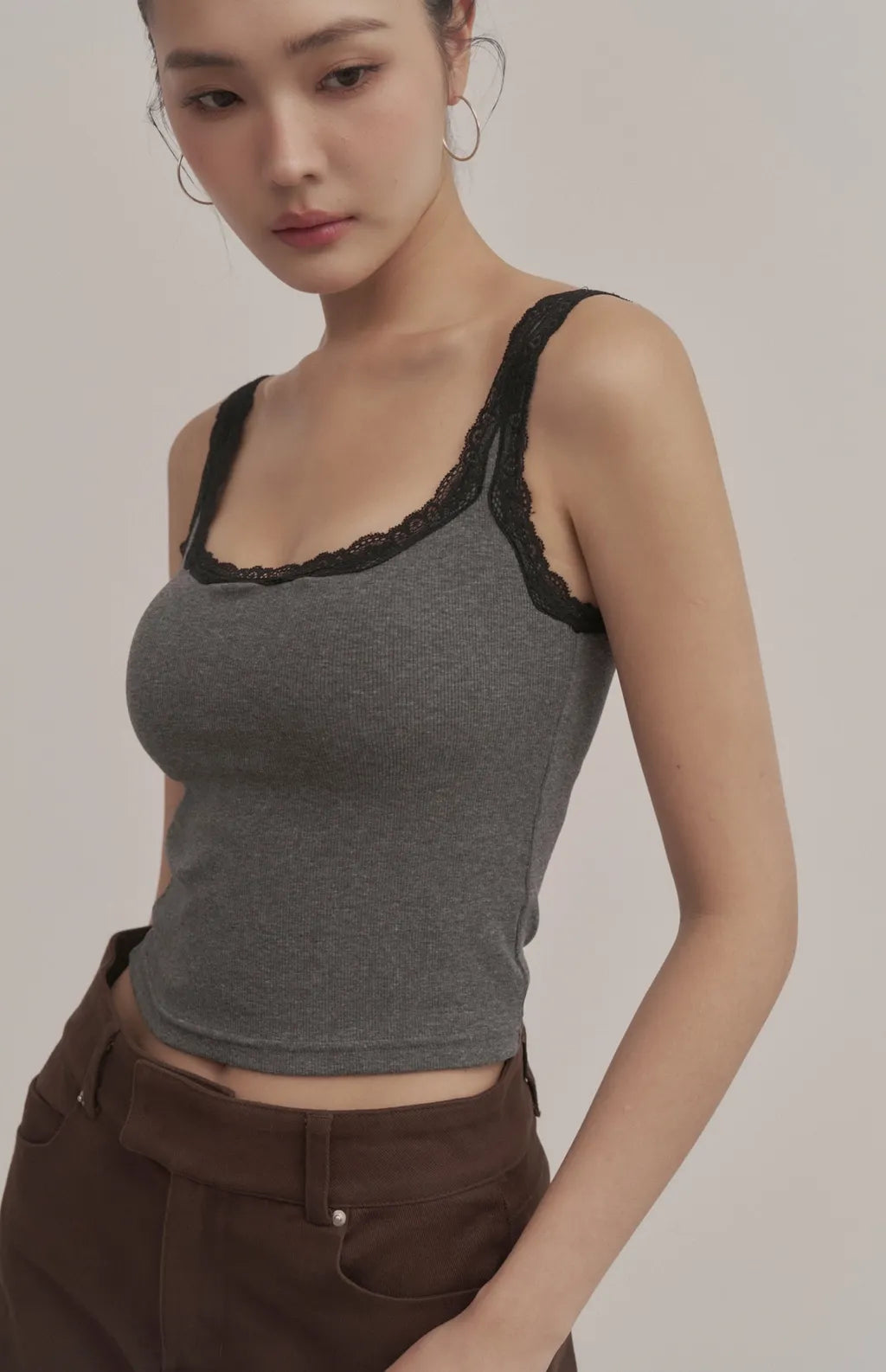 Contrast Lace Scoop-Neck Ribbed Bra Top<br/>羅紋撞色蕾絲U領Bra Top